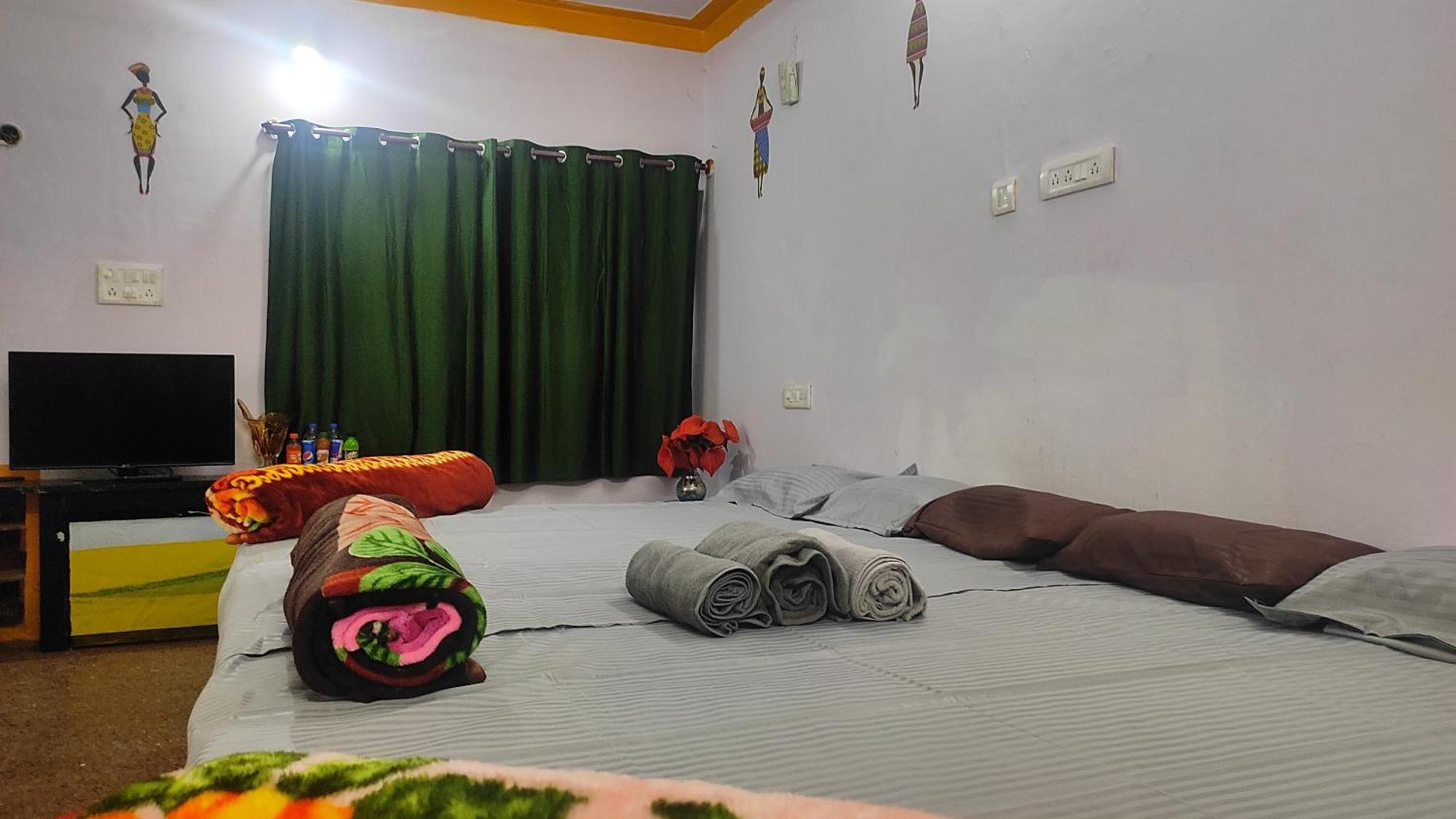 Hotel Adh Amilia Gardens Narasimharaja Puram Exteriér fotografie